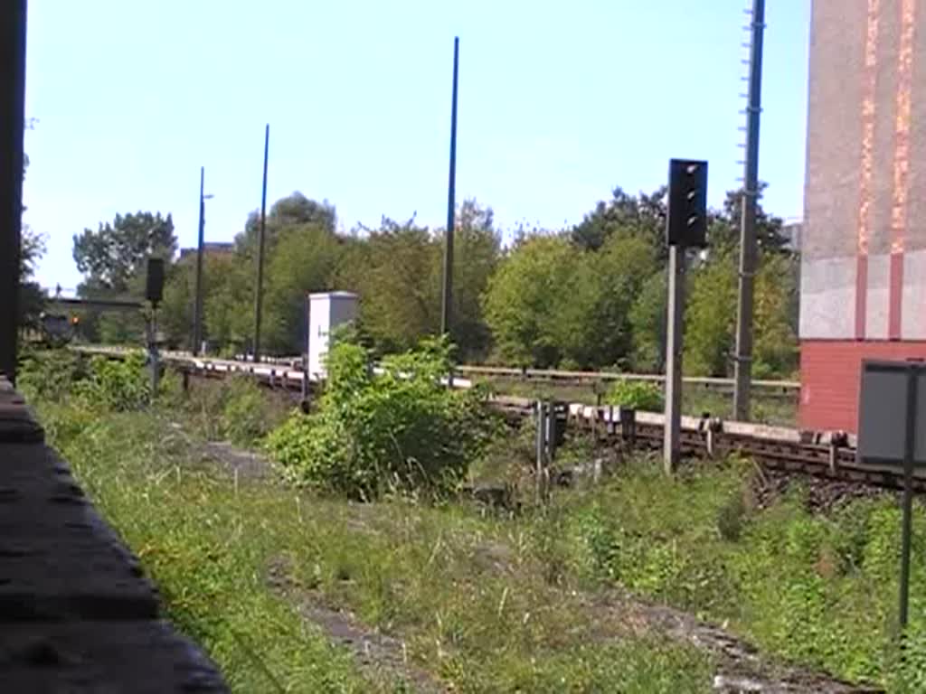 Einfahrt einer U-Bahn in der Louis-Lewin-Strae, 19.9.2009