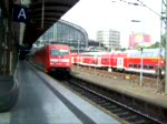 Aus dem Hamburger Hbf fhrt am 26.07.2007 ein IC raus.