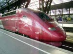 Ausfahrt eines TGV Thalys PBKA als THA 9448 Kln Hbf - Paris Nord aus Kln Hbf. Das laute Poltern bei der Abfahrt stammt nicht vom Thalys, sondern von einer, hinter mir einfahrenden S-Bahn mit Br 143.