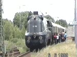 Im Jahr 1999 fuhr dieser Sonderzug mit 01 1102 durch das Rheinland.