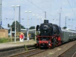 41 360 verlsst den Oberhausener Hbf mit dem Sonderzug  Rhein in Flammen  in Richtung Duisburg. Traditionell wurde der Zug von Dortmund bis Oberhausen mit der V200 116 gefahren. Da der Zug jedoch ber Mlheim/Ruhr nach Oberhausen kommt, muss er dort kopf machen. Dadurch spart man sich dass Umspannen und kann einfach die ander Lok an den Zug setzten und bei der anderen Lok durchhngen. 