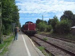 212 084-8 fhrt mit einem Pfiff aus dem Bahnhof Aha mit ihrem Sonderzug aus. Hinten schiebt 64 419 nach. 10. August 2008.