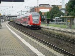 Class 66 durchfhrt mit Gterzug durch den Bahnhof Peine in Richtung Hannover aufgenommen am 02.08.2009