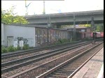 Aufgrund eines Roten Signals musste die 145 vor dem Signal anhalten und kurze Zeit spter wieder anfahren. Zusehen im Bahnhof Harburg am 22.5.