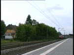 Durchfahrt einer 145 mit einem Containerzug durch den Bahnhof Rotenburg/Wmme am 12.6.