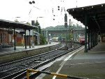 Lok der Br.189 mit Gterzug (mit neuen Autos) bei einem Regenschauer in Hamburg Harburg) Den vom Zug mir auf die Linse geschossenen Regentropfen bitte ich zu endschuldigen ;)