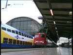 Ausfahrt der 110 449 mit einer Regionalbahn aus dem Bremer HBF am 12.6.