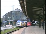 Ausfahrt von der 110 449 mit der Regionalbahn nach Bremerhaven-Lehe am 12.6 in Bremen HBF.