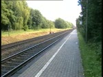 Der RE nach Kiel furh durch den Bahnhof Prisdorf.