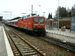 112 151-6 macht sich nach den Festerreinigen auf dem weg von Ahrensburg nach Hamburg Hbf auf der linie R10.