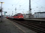 115 323-8 mit dem CNL 13375 in Hamburg Altona. Hinten hngt noch 1116 259, die den Zug ab Eidelstedt Ost fhren wird. Video vom 29.02.2008