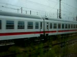 Hier habe ich aus dem ICE 1737 die Einfahrt in den Leipziger Hbf gefilmt. Gleichzeitig fhrt auch der IC 2133 aus Oldenburg (Oldb) ein. (11.07.2009)