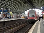 RE7 nach Dessau Hauptbahnhof hat Ausfahrt Berlin OStbahnhof. Zugleich fhrt die Berliner S-Bahn ein.