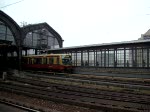 Die S7 im Bahnhof Berlin Friedrichstrae. Dieser Zug fhrt weiter nach Berlin Ostbahnhof, Berlin Lichtenberg und Ahrensfelde. Aufgenommen am 31.10.2007