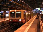 Ausfahrt der S9 nach Schnefeld, 18.3.2008, Berlin Ostbahnhof.