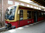  Nach Potsdam Hauptbahnhof-->Zurck bleiben bitte----<  Ertnte am 29.03.08 am Bahnhof Berlin Wannsee.