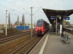 Ein kleiner Hamster 442 116 beim verlassen des S Bahnhofs Dresden - Dobritz nach Pirna. Aufnahme 29.03.2017 / 08:20 Uhr