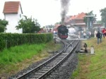 MOLLI-Dampflok BR 99 323 rangiert nach der LOKPARADE vor ihrem Zug; Khlungsborn/West 10.07.2009