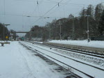 185 575-8 fhrt fr die HGK einen Containerzug in Richtung Norden. Aufgenommen am 13.02.2010 in Eichenberg.