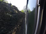 Aufnahme von einer Fahrt auf der Flåmsbahn in Norwegen. Fünf verschiedene Bremssysteme sorgen für die notwendige Sicherheit des Betriebes.
Aufnahme: 13. Juli 2018.