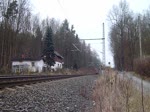 421 383-1 zu sehen am 09.12.14 mit einem Containerzug in Plauen/V.