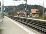 Re 460 mit IR nach Zrich fhrt durch Wynigen,12.04.2010