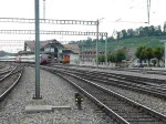 Aus Richtung Thun fhrt am spten Nachmittag des 28.07.08 dieser IC im Bahnhof Spiez ein, bei diesem ist eine Lok der BR 460 fast in der Mitte des Zuges eingereiht, was ich je nach Tageszeit fters beobachten konnte. Der Zug wird seine in Richtung Fahrt in Richtung Brig fortsetzten.