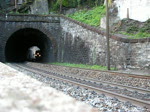 Zwei Re 486 der bls cargo mit GZ in der Leventina gen Sden am 12.11.2009