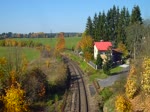 742 357-7 und 742 358-5 zu sehen bei Hazlov am 17.10.17 von Aš nach Cheb.